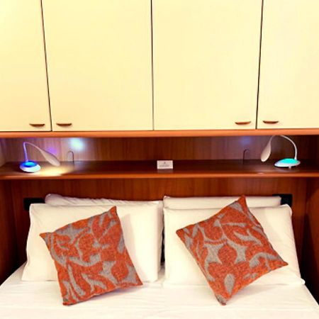 Gardalakeapartment A Сирмионе Экстерьер фото