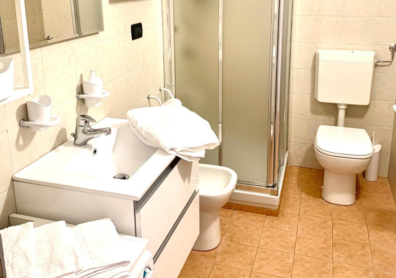 Gardalakeapartment A Сирмионе Экстерьер фото