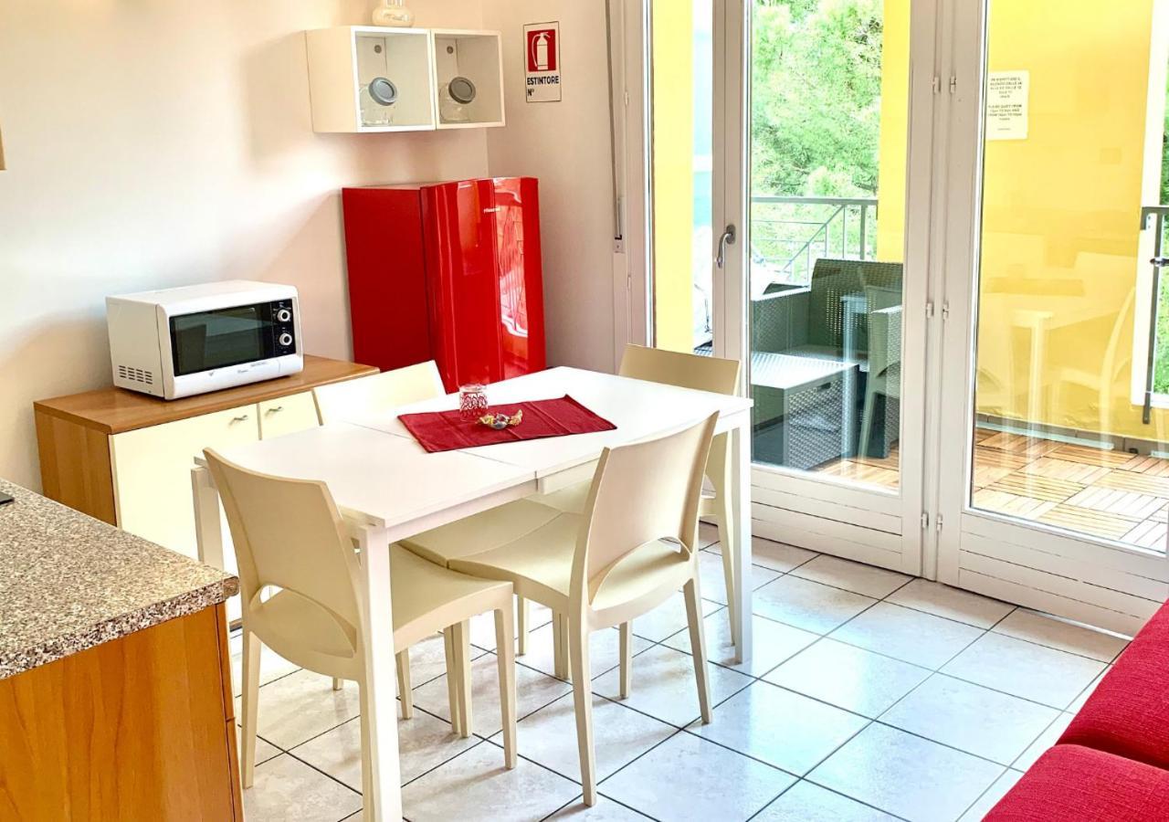 Gardalakeapartment A Сирмионе Экстерьер фото