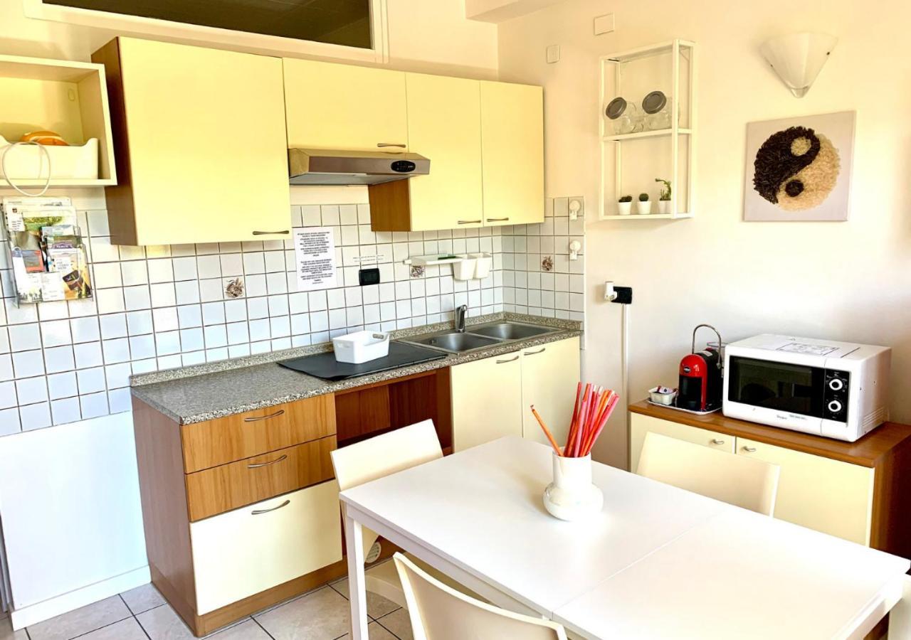 Gardalakeapartment A Сирмионе Экстерьер фото