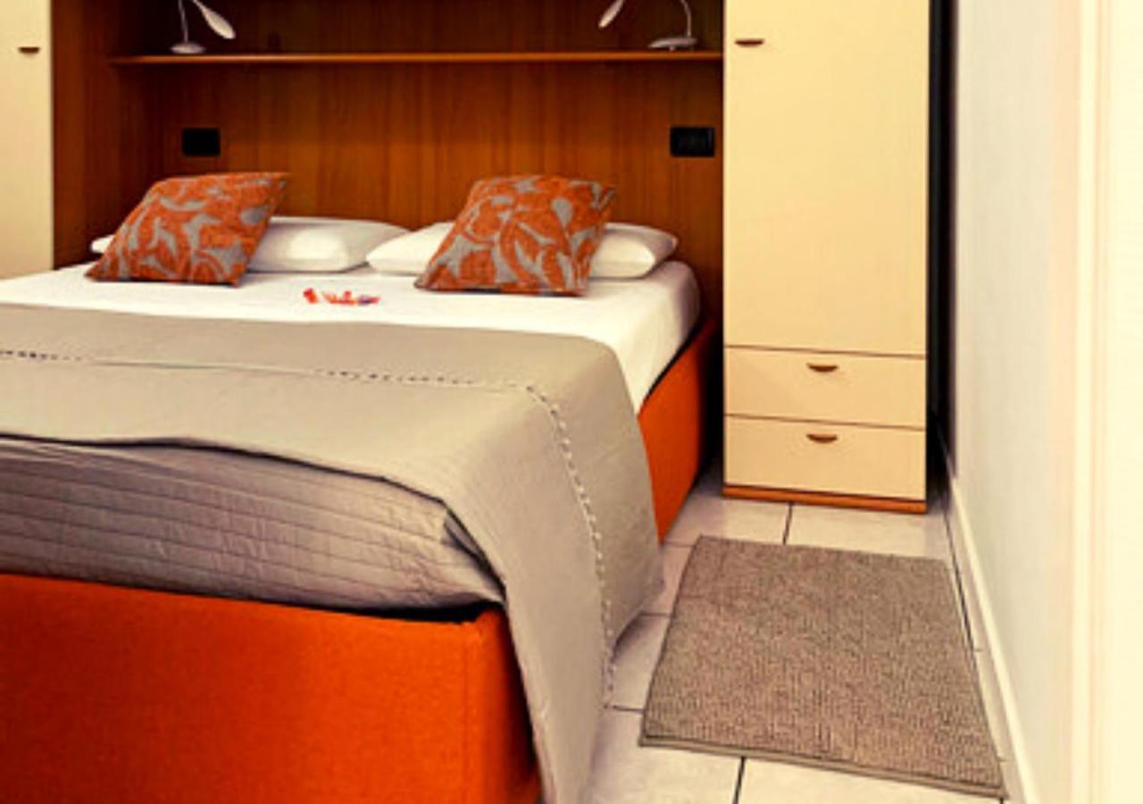 Gardalakeapartment A Сирмионе Экстерьер фото