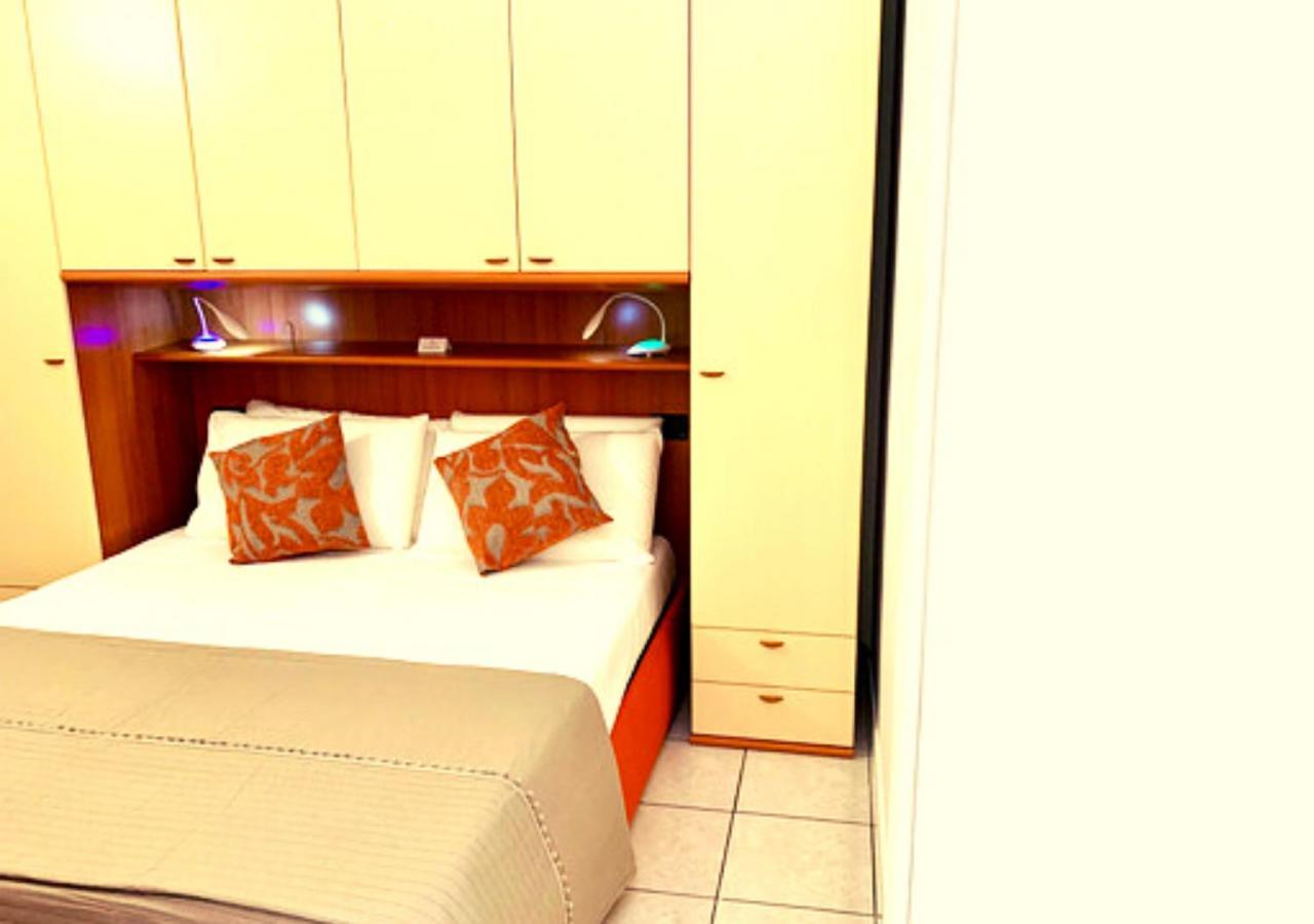 Gardalakeapartment A Сирмионе Экстерьер фото